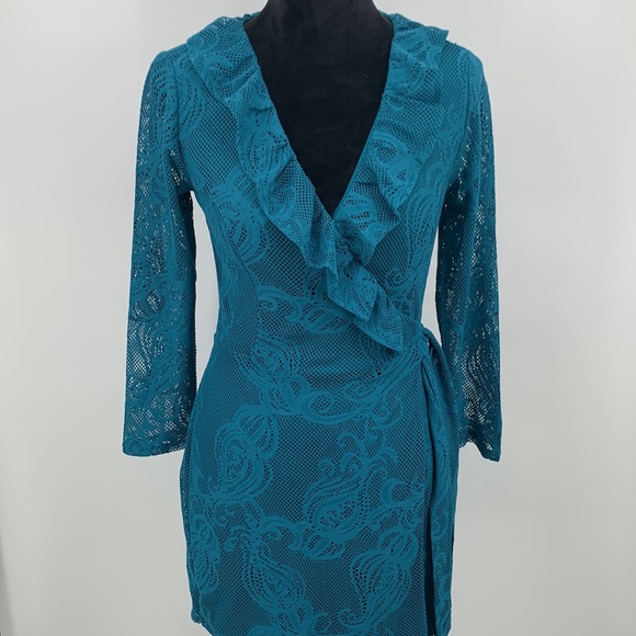 NWT Lilly Pulitzer Dress size Small Tiki Wrap Ruffle Tidal lace teal - Picture 4 of 11